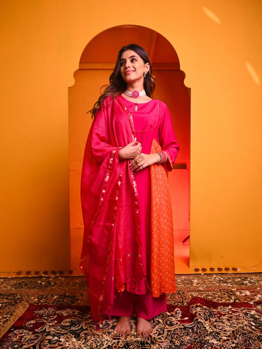 Gulshan Pink Orange Bandhani Muslin Suit Set featuring a kali frock, pocket pants, and a Kota Doria dupatta, with digital printed bandhani design.